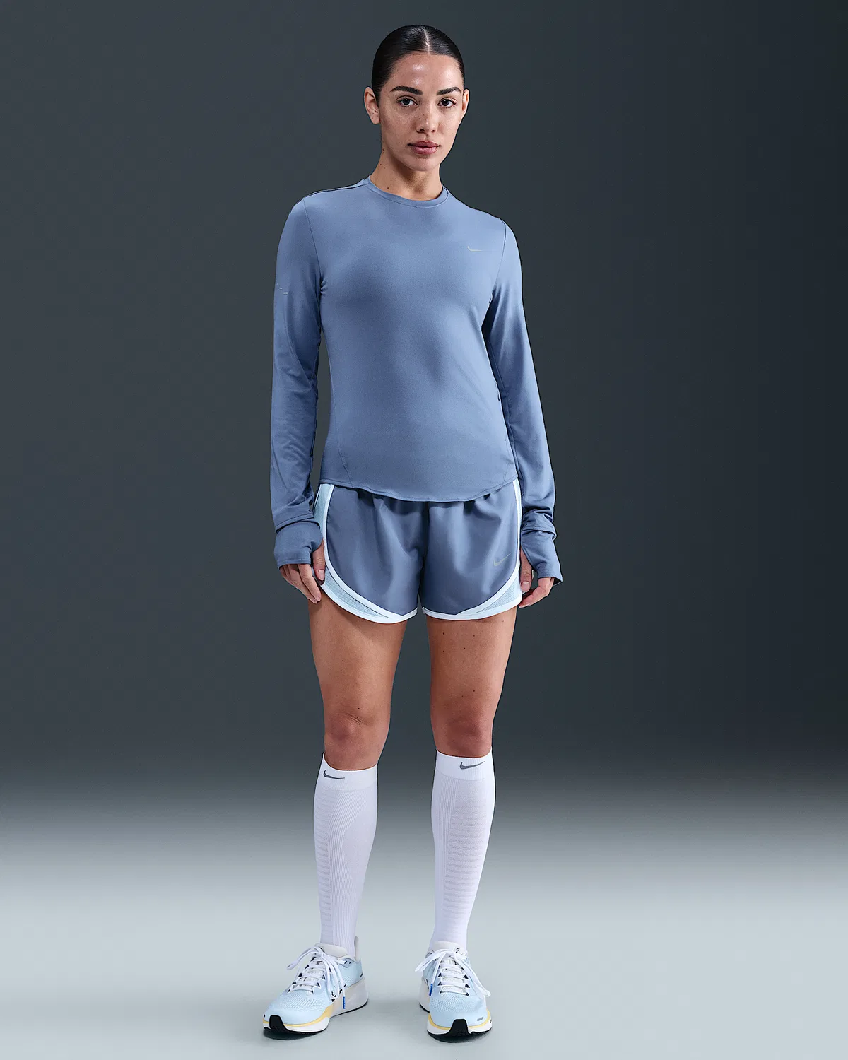 Женская длинная футболка с длинным рукавом Dri-FIT UV Nike Swift, World Indigo — фото 4