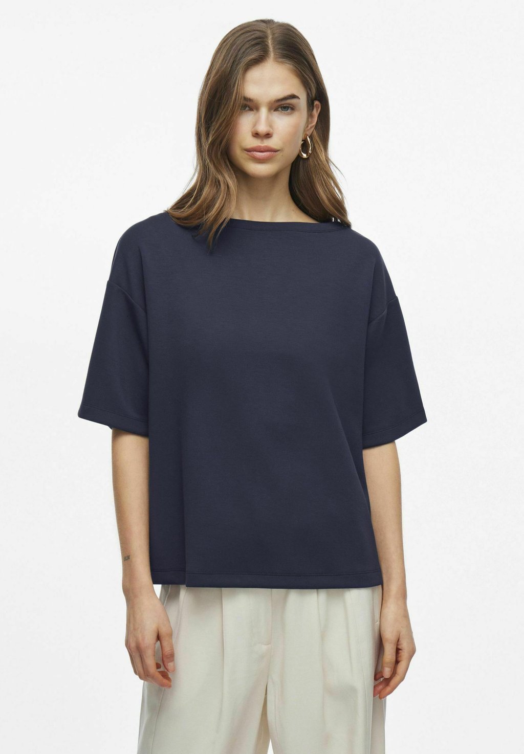 

Базовая футболка MIT KURZEN ÄRMELN U-BOOT-AUSSCHNITT VILA, темно-синий