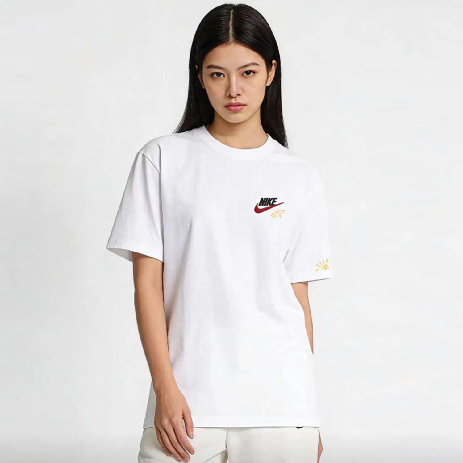 Футболка Nike Sportswear белая унисекс — фото 4