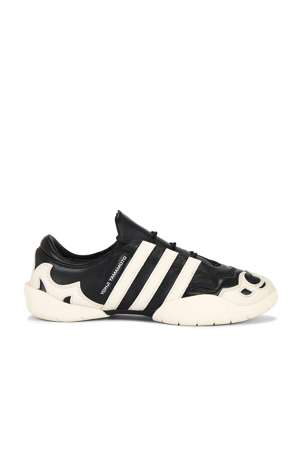 

Кроссовки Regu 2002 Y-3 Yohji Yamamoto, Black & Alumin
