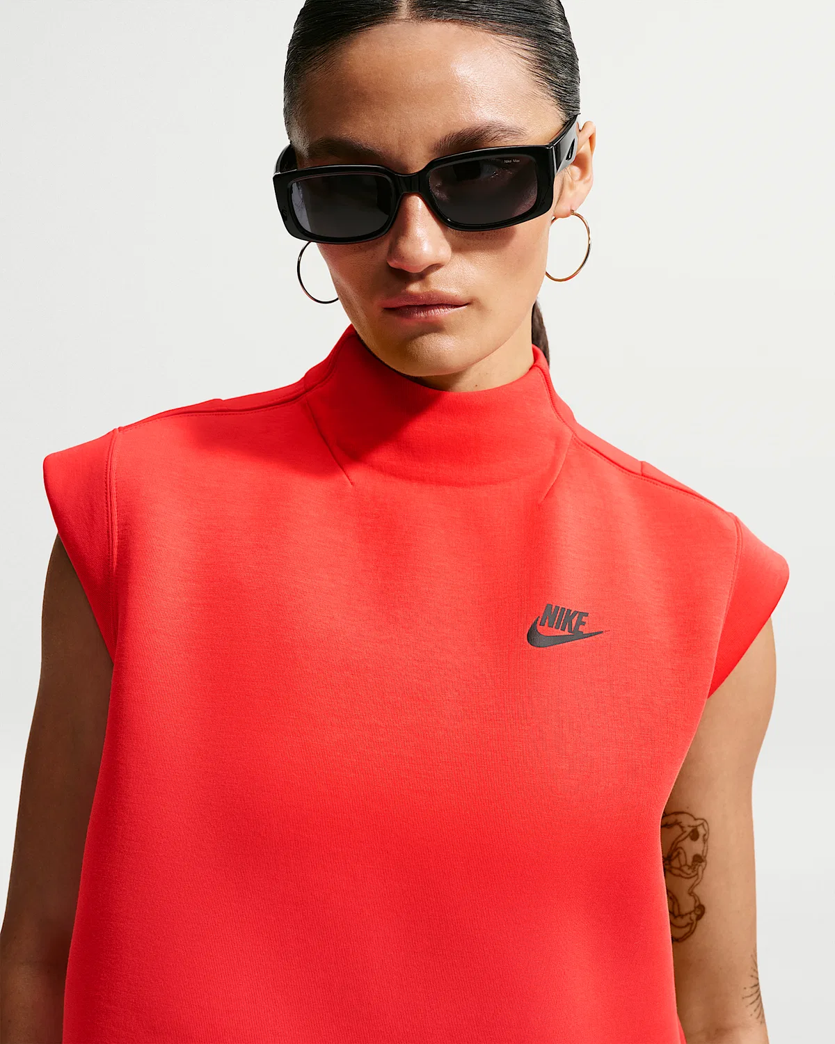 Женский топ с коротким рукавом Nike Sportswear Tech Fleece, Light Crimson/Black — фото 3