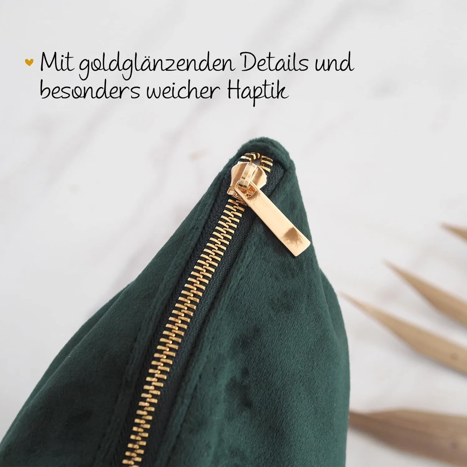 Персонализированная бархатная косметичка My Cosmetic Bag, темно-изумрудная Love Faith, Dark Emerald — фото 4
