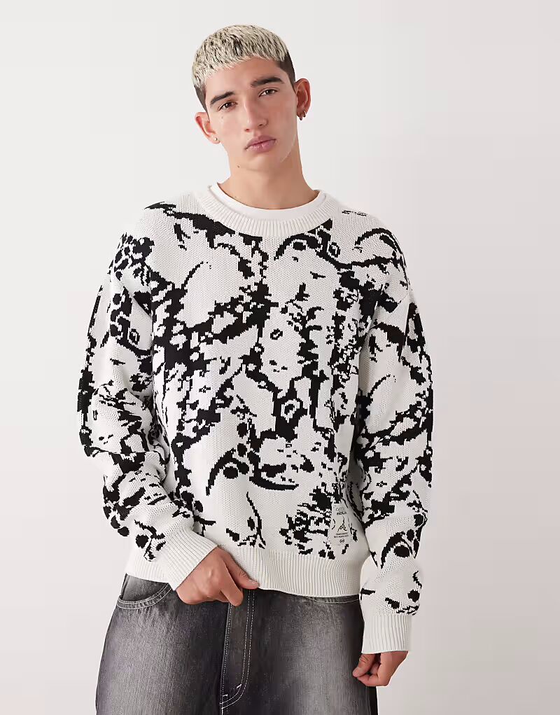 

Вязаный джемпер в дельта-цвете бежевого цвета с черным рисунком по всей поверхности Vertere Berlin