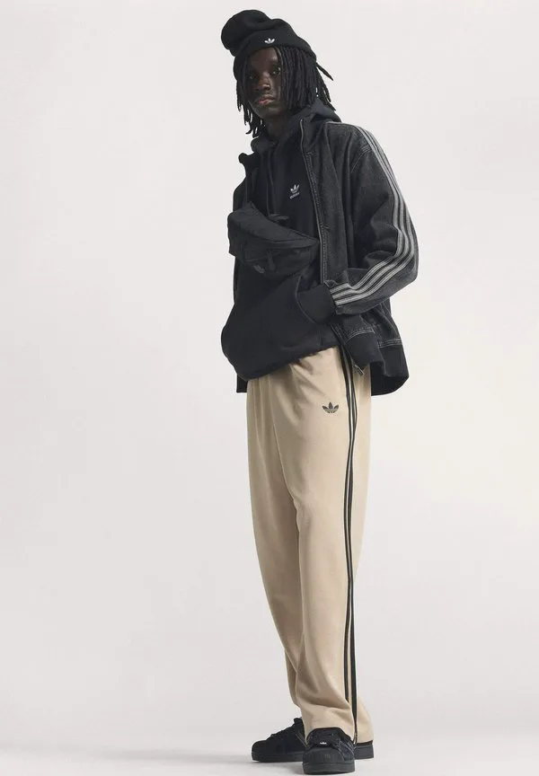 Свободные спортивные штаны из термобелья Adidas Originals, Stone Khaki Black — фото 2