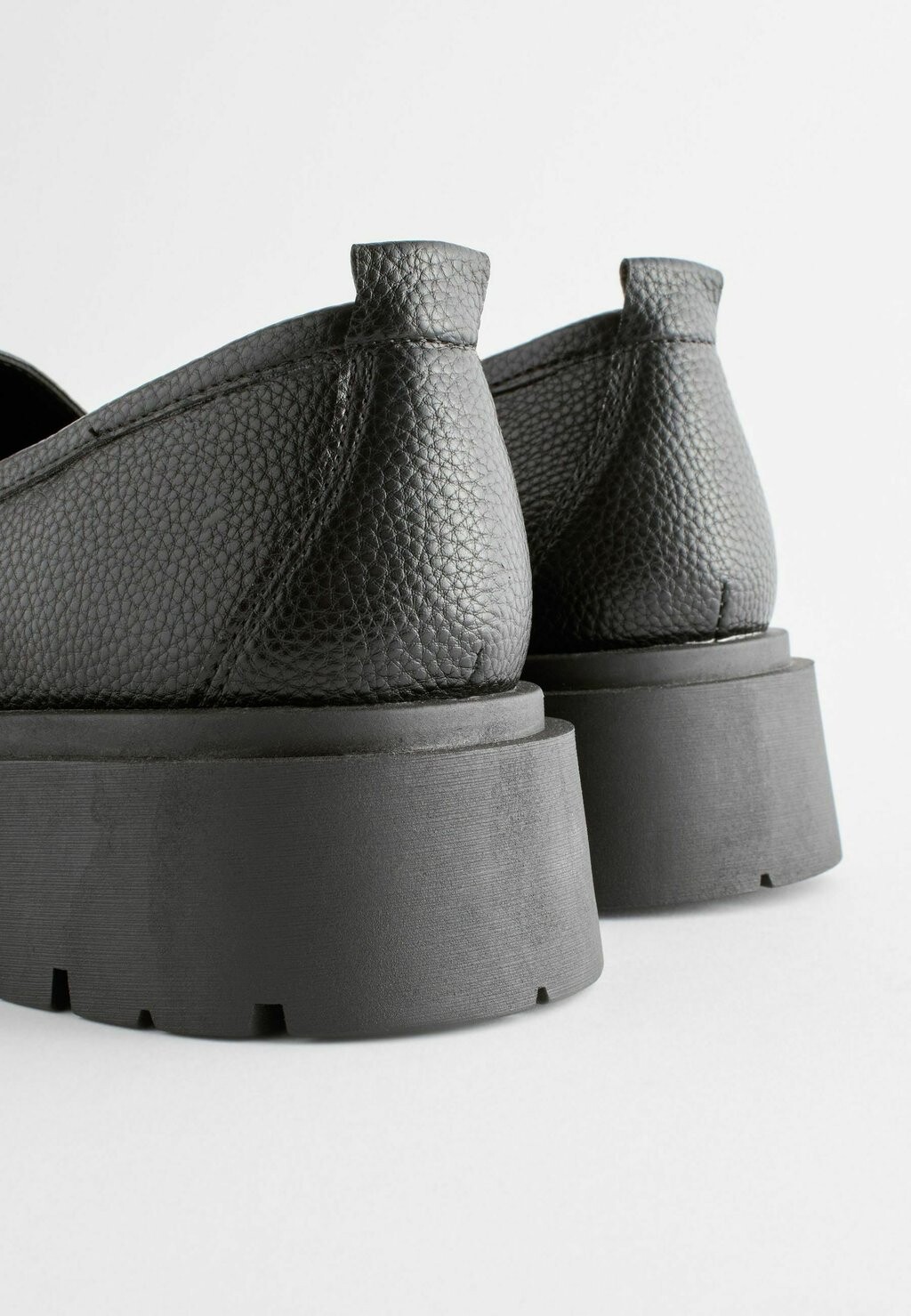 Тапочки FOREVER COMFORT CHUNKY Next, цвет black — фото 4
