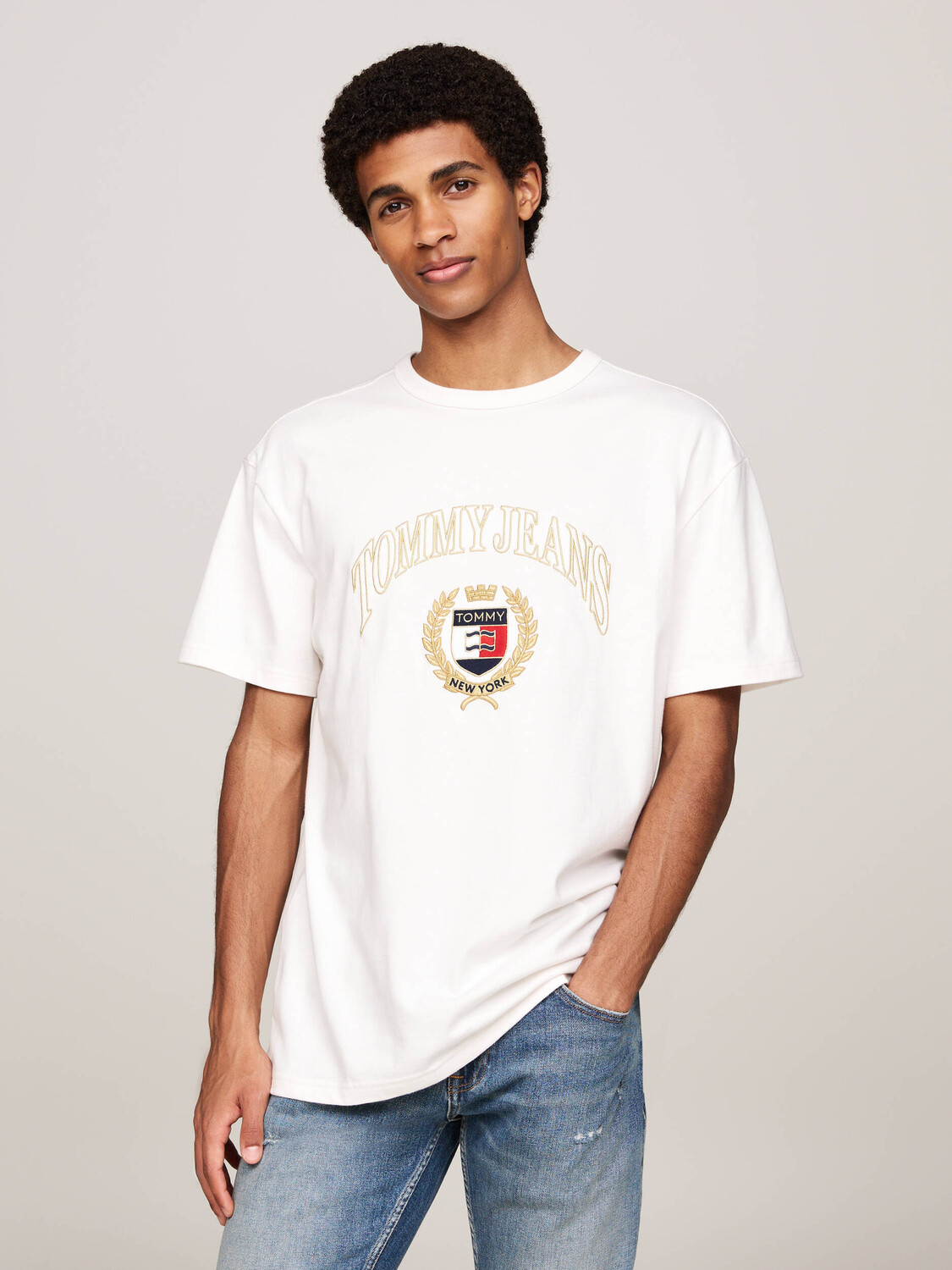 

Футболка Tommy Jeans Regular Fit, белый