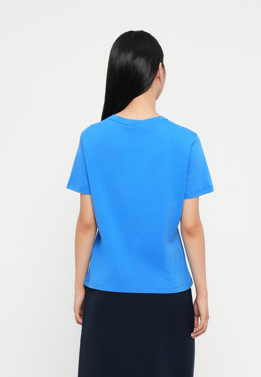 Футболка Tommy Hilfiger LOGO, Mesmerizing Blue/Blue — фото 3