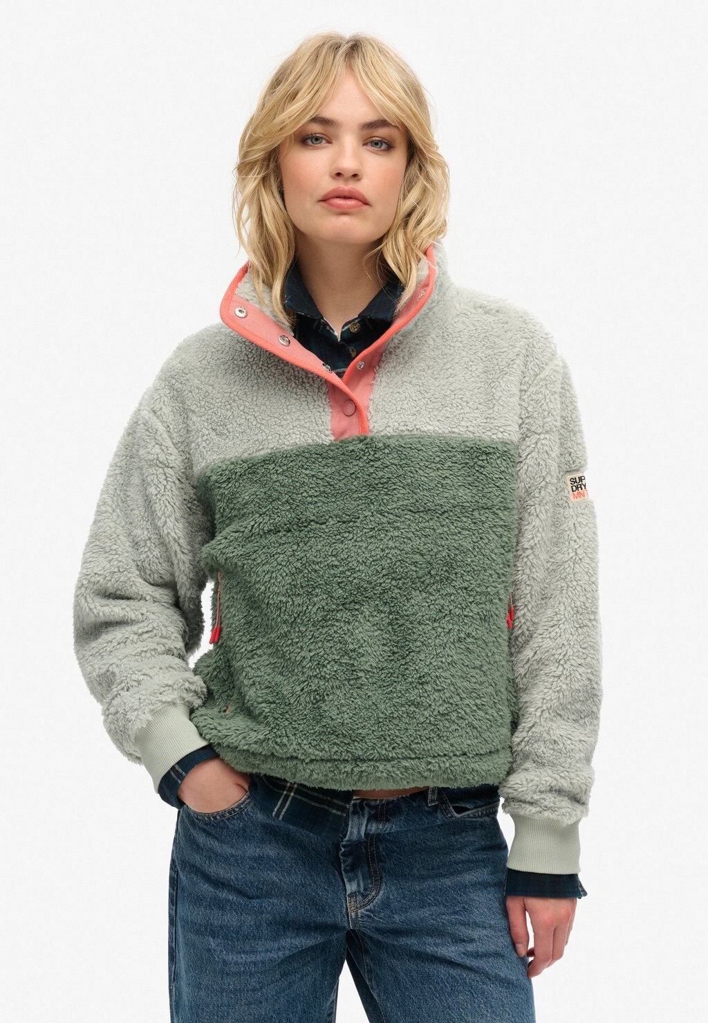 

Флисовый джемпер Superdry, светло-серый