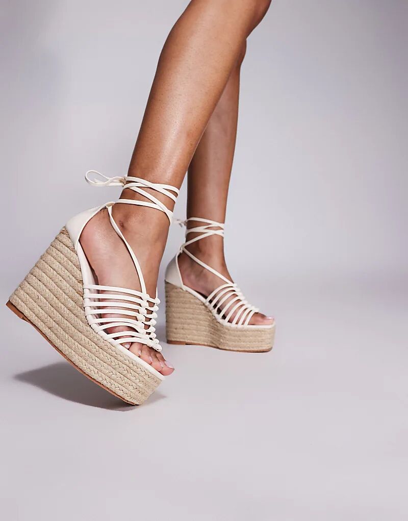 Туфли Public Desire Wide Fit Reece из искусственной кожи с широким ремешком, на танкетке, с узлом на ремне и шнуровкой из рафии, в цвете экрю. — фото 4