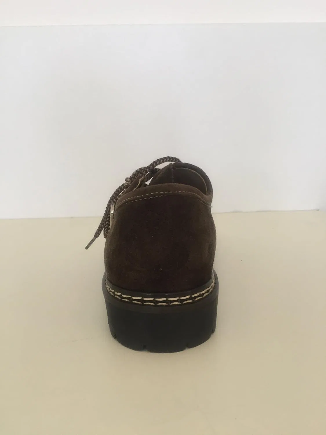 By Johanna Мужские традиционные туфли на шнуровке | Туфли Oat Shoes с боковой шнуровкой, ручной работы, темно-коричневые, из натуральной кожи, с прошитым каркасом и декоративным значком в виде оленя — фото 3