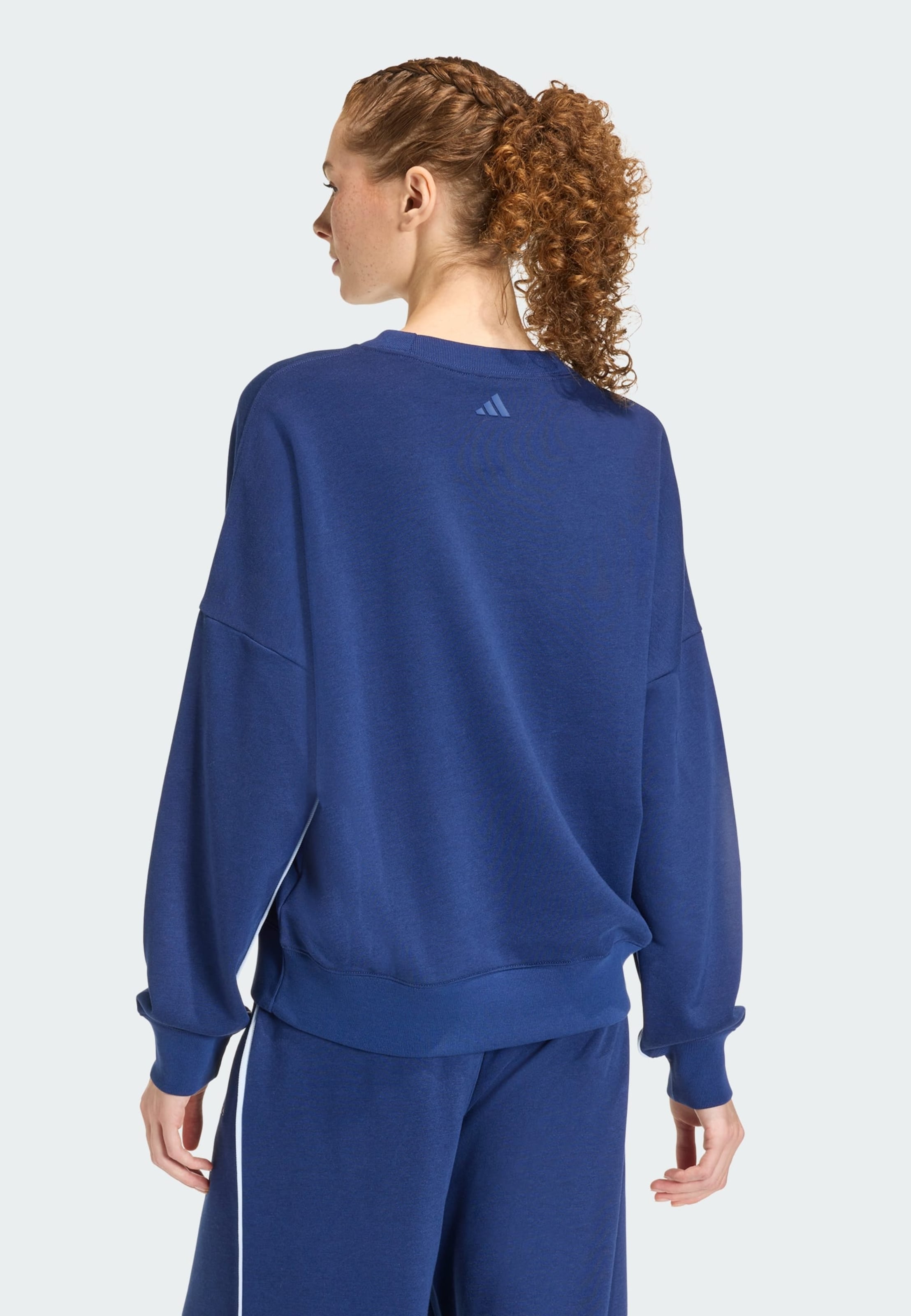 Adidas Sportswear Спортивный свитшот 'Seasonal Essentials' в темно-синем цвете — фото 3