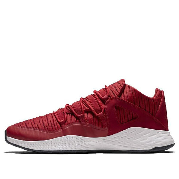 

Кроссовки формула 23 низкие Air Jordan, красный