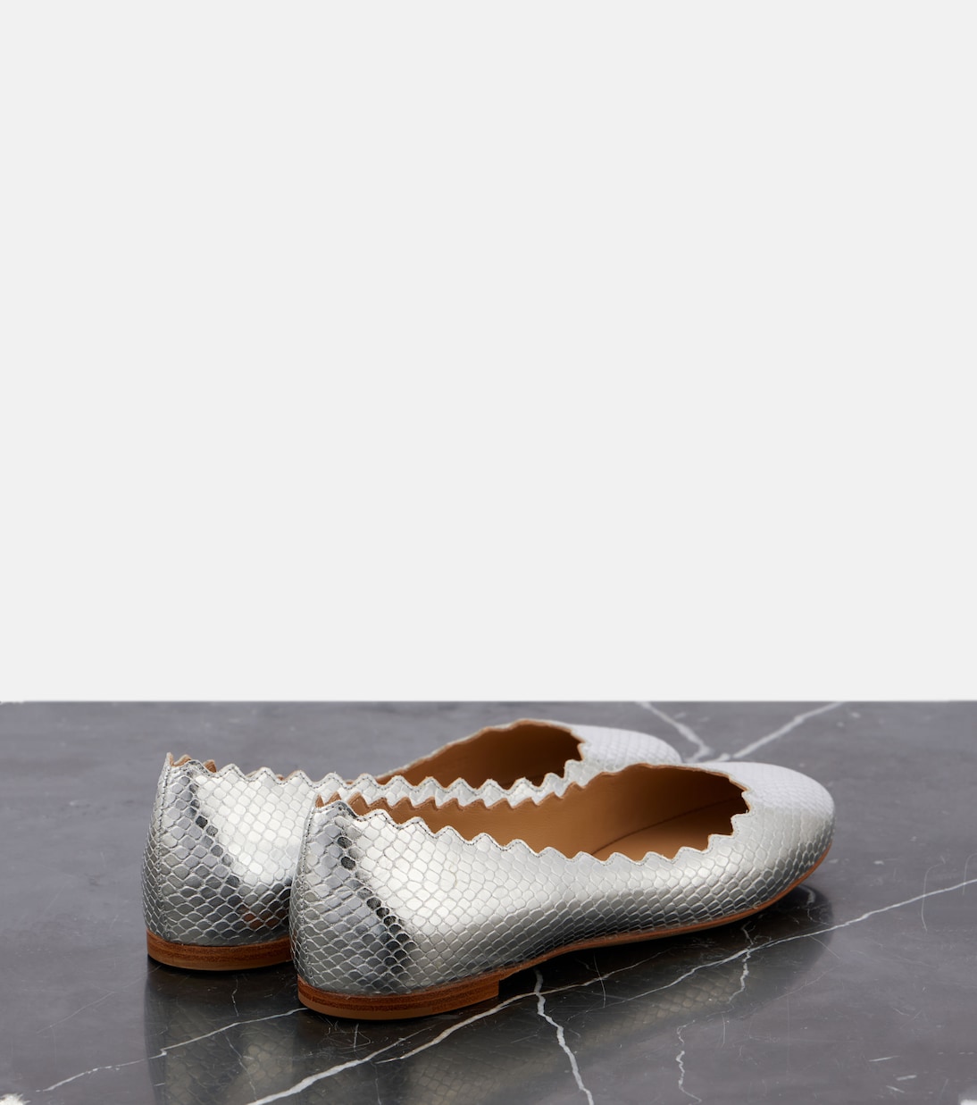 Балетки Lauren из кожи с крокодиловым эффектом Chloé, серебряный — фото 3