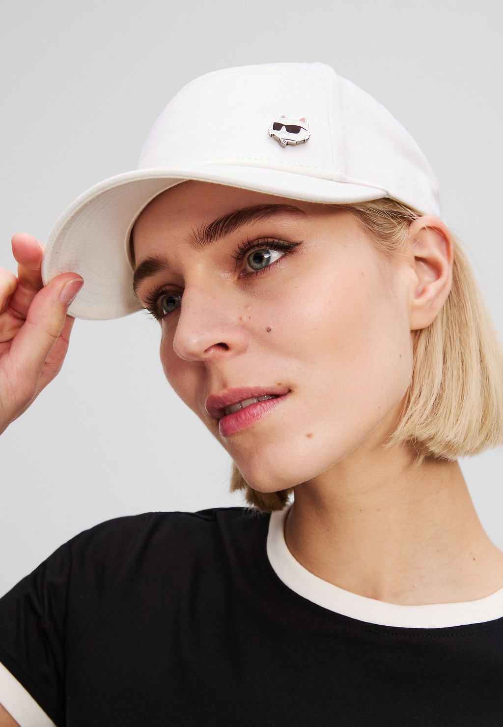 

Бейсболка EMBROIDERED KARL LAGERFELD, кремовый