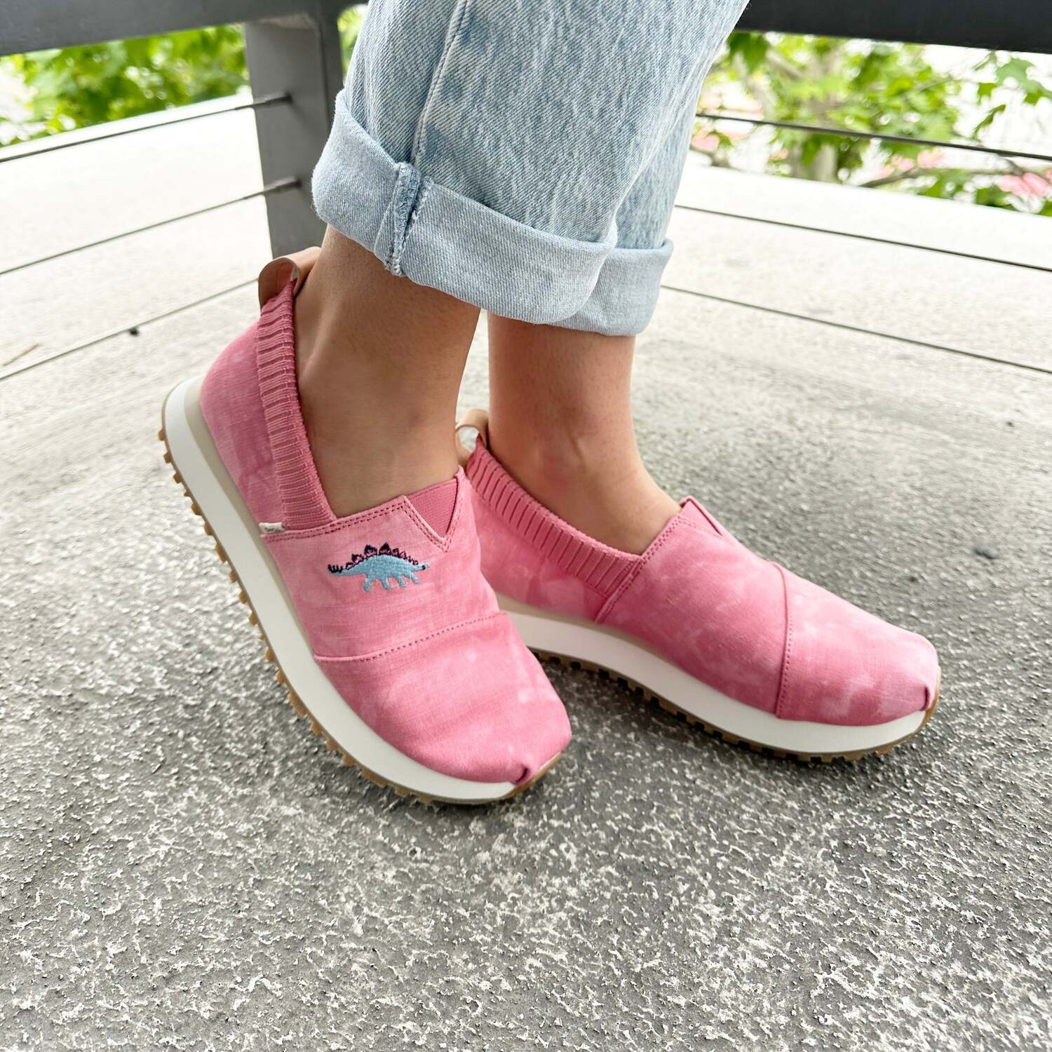 Resident 2.0 Кроссовки с вышивкой динозавра TOMS Shoes, красный