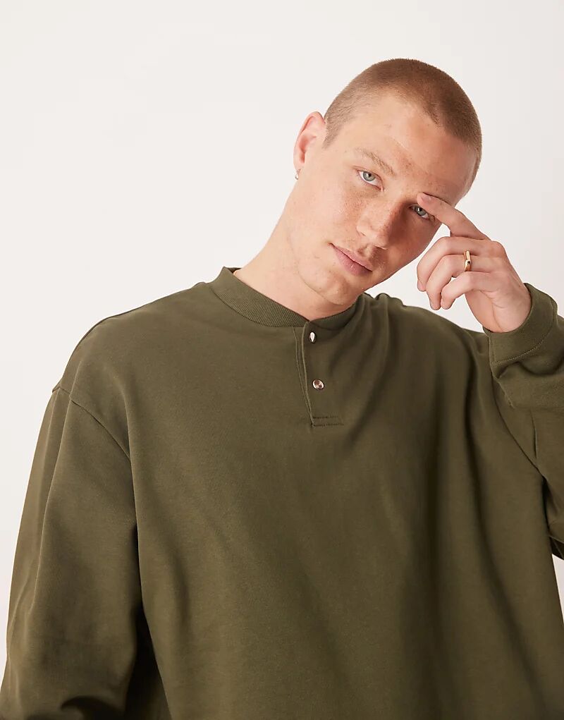 

Толстовка ASOS DESIGN свободного кроя с воротником на пуговицах цвета хаки