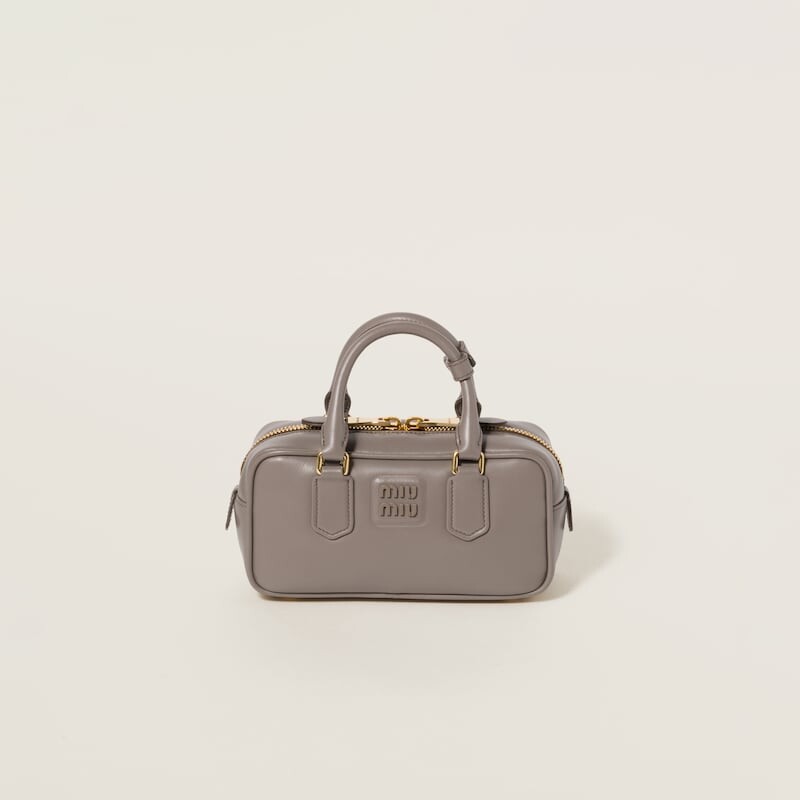 

Кожаная сумка Аркадия Miu Miu, серый
