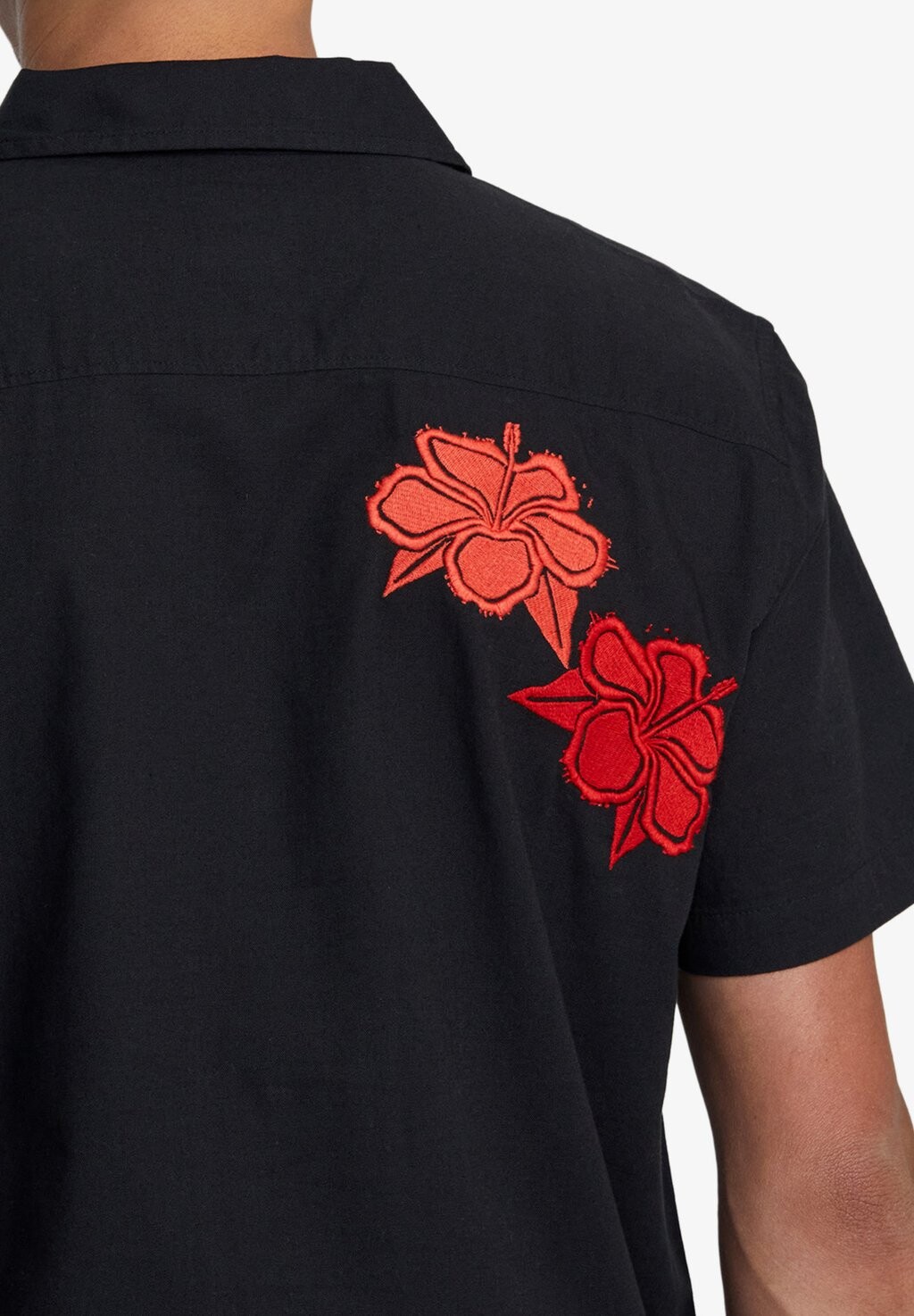 

Рубашка OBLOW FLORAL MANCHES COURTES RVCA, черный