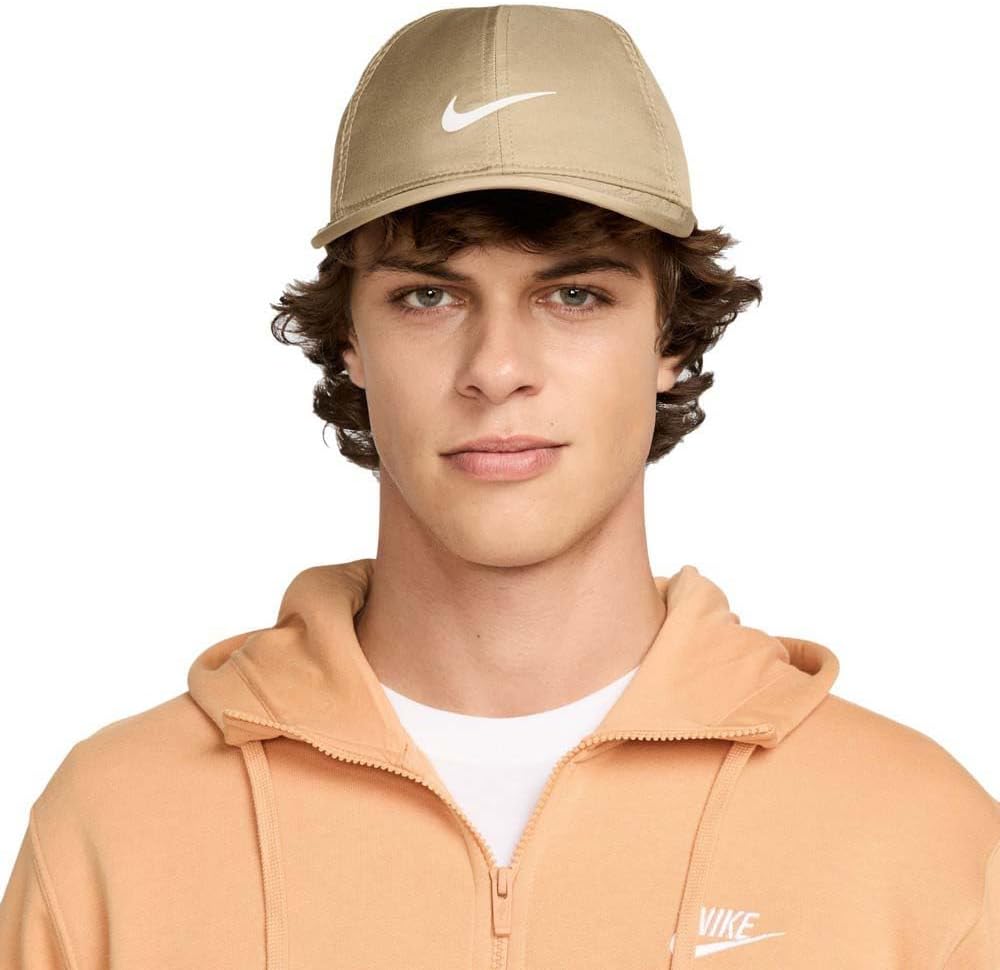 

Мужская кепка Classic NIKE, Parachute Beige / Metallic Silver