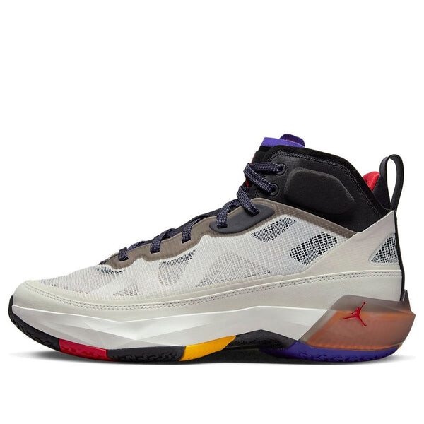 

Кроссовки 37 пф Air Jordan, белый