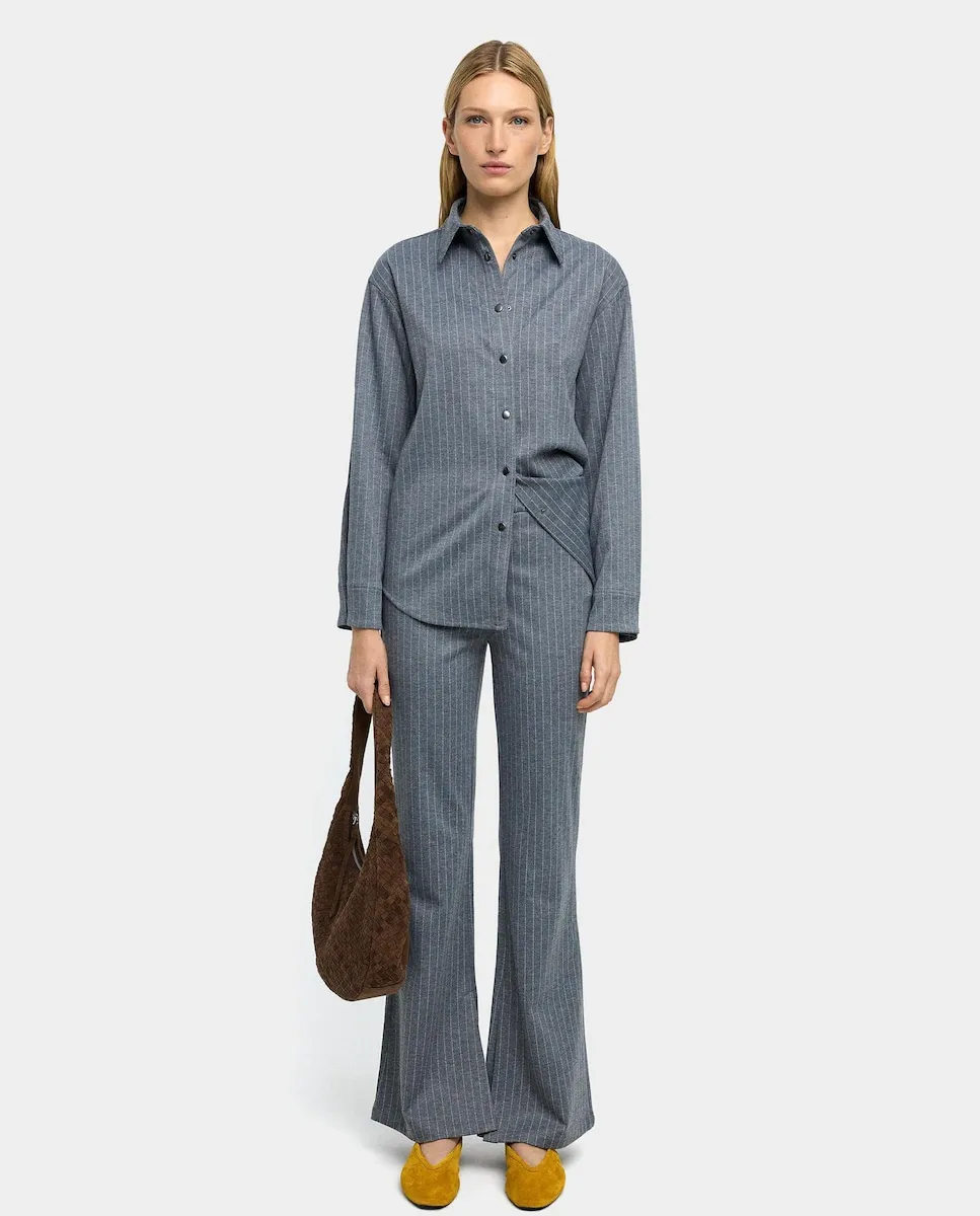 

Женские расклешенные брюки с эластичной талией и принтом в полоску Parfois, серый