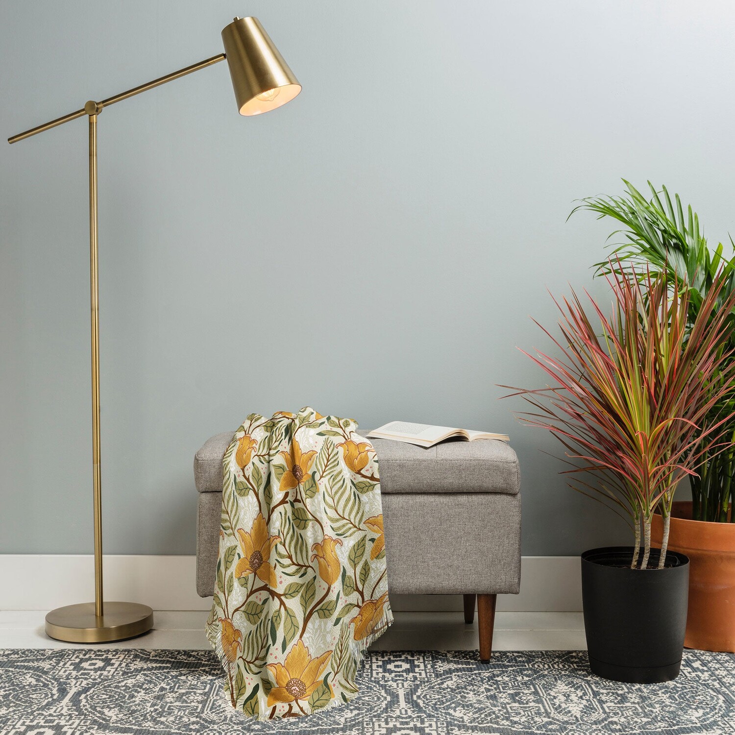 

Плед Avenie Spring Garden Collection Ii Deny Designs, цвет Yellow