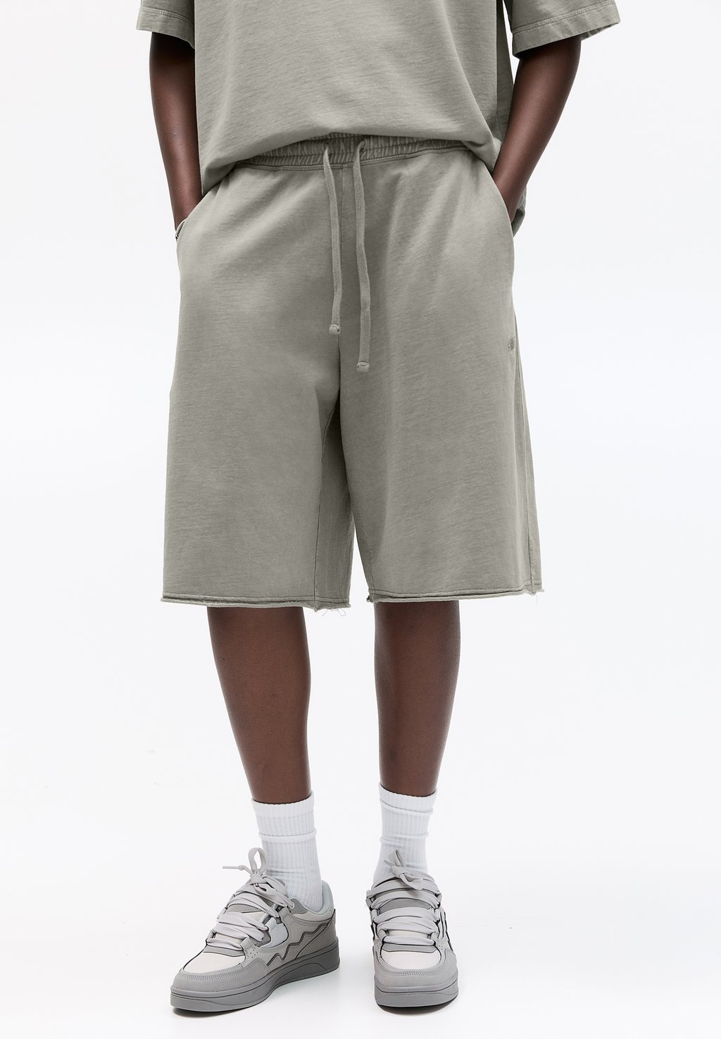 

Шорты Tracksuit bottoms PULL&BEAR, хаки