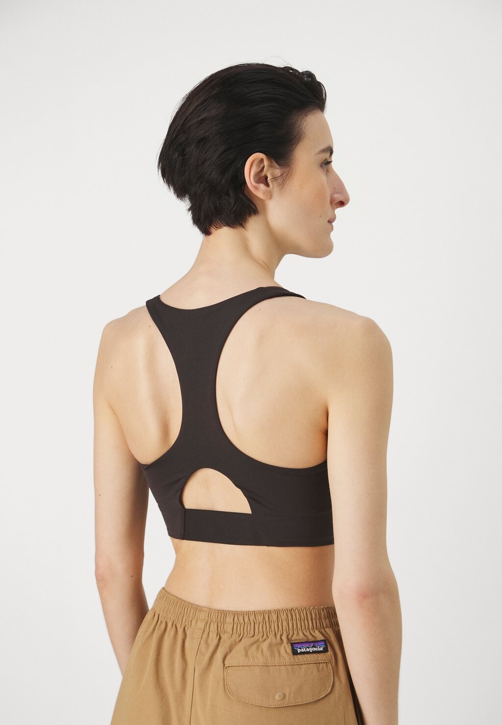 Спортивный бюстгальтер средней поддержки MAIPO MID IMPACT BRA Patagonia, цвет black — фото 3