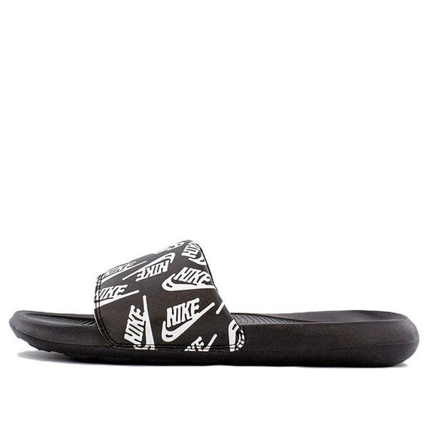 

Тапочки victori one slide 'repeat logo - black white' Nike, черный
