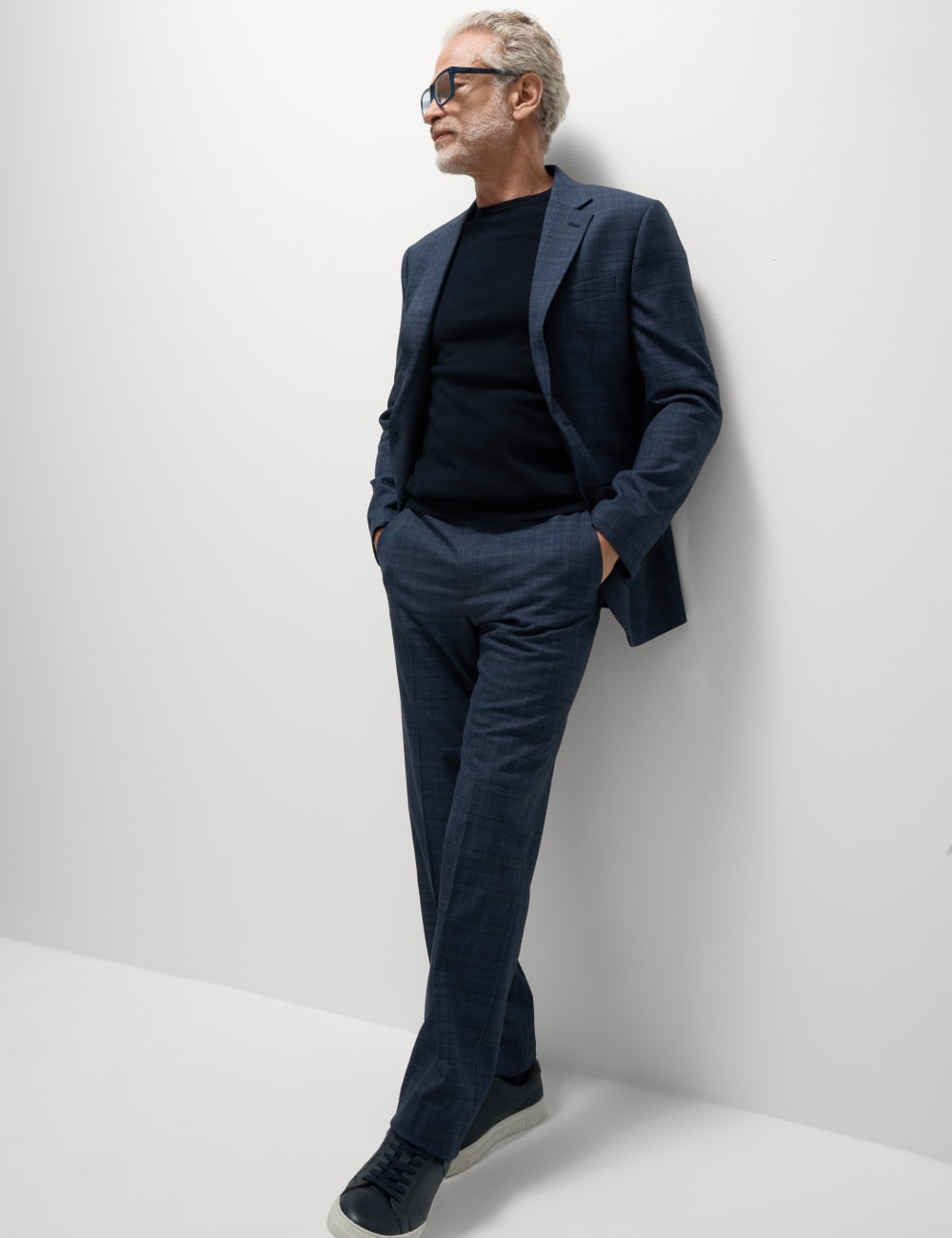 

Эластичные брюки-костюмы в клетку, классического кроя Marks & Spencer, темно-синий