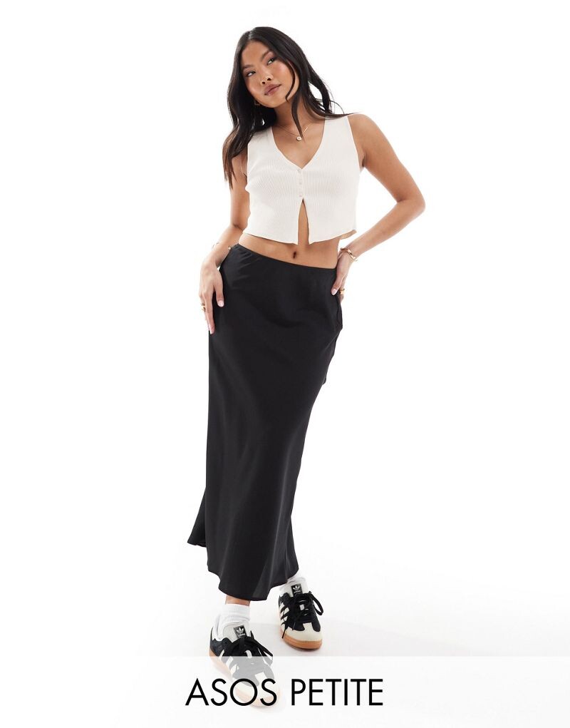 

Черная атласная юбка миди со смещением ASOS DESIGN Petite