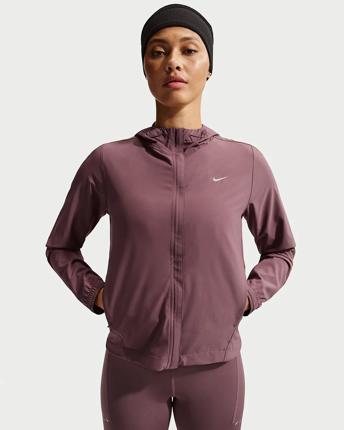 Женская ветрозащитная куртка для бега Nike Swift, Tattoo