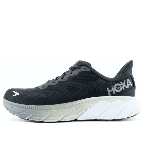 

Кроссовки arahi 6 2e wide 'black white' Hoka One One, черный