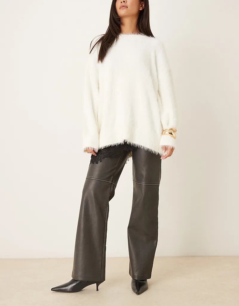 

Широкие брюки Gina Tricot из искусственной кожи в стираном черном цвете