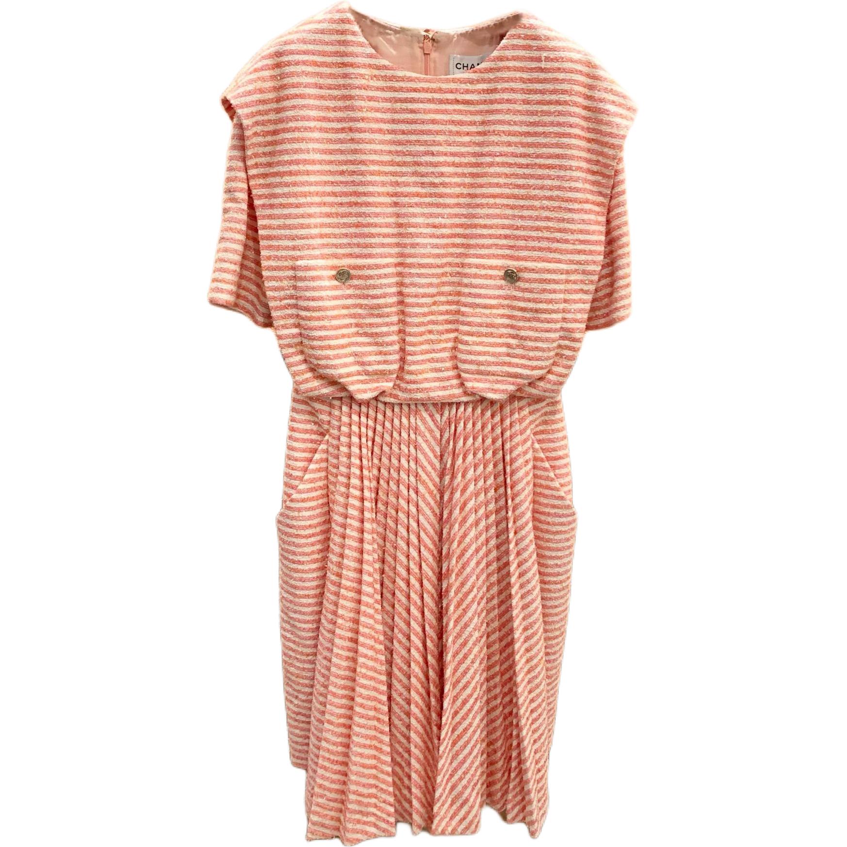 

CHANEL Женские платья с коротким рукавом Pink White