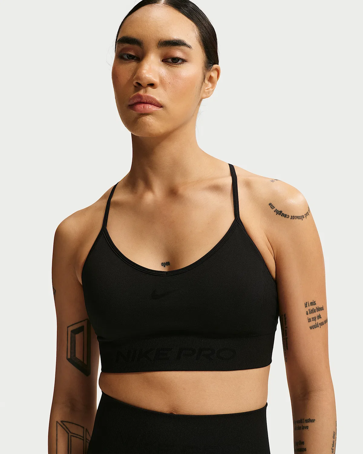 Женский спортивный бюстгальтер Nike Pro Seamless с легкой поддержкой и чашками, Black