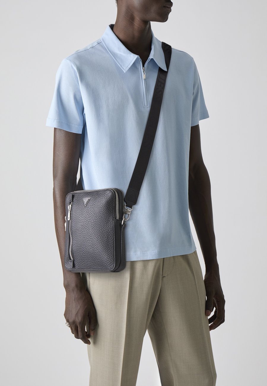 

Сумка кросс-боди Guess TORINO ZIP XBODY, Black