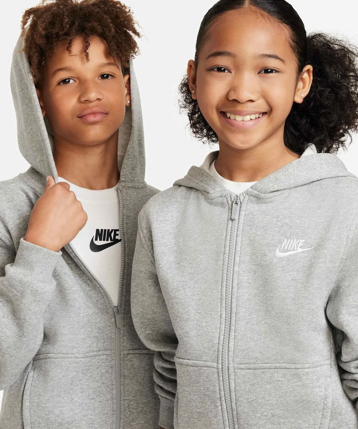 Детская флисовая толстовка Nike Sportswear Club на молнии / Детская флисовая толстовка Nike Sportswear Club на молнии FD3004-063, темно-серый меланж — фото 3