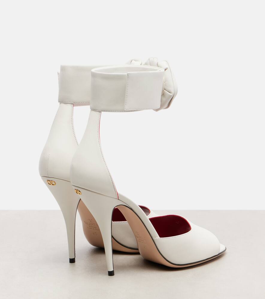 Сандалии из кожи с декором Drip Rose Valentino Garavani, Bianco/Multicolor — фото 2