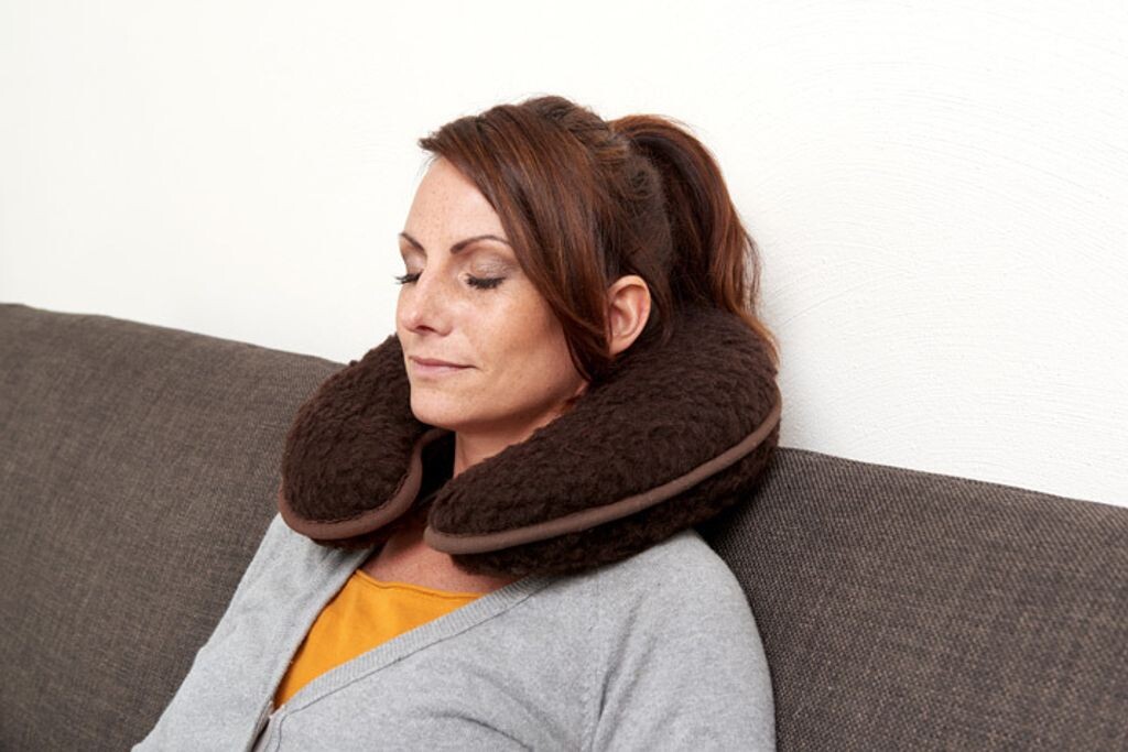 

Подушка для шеи из натуральной шерсти, большая поддержка шеи, различные цвета, коричневый K & N Schurwoll GmbH