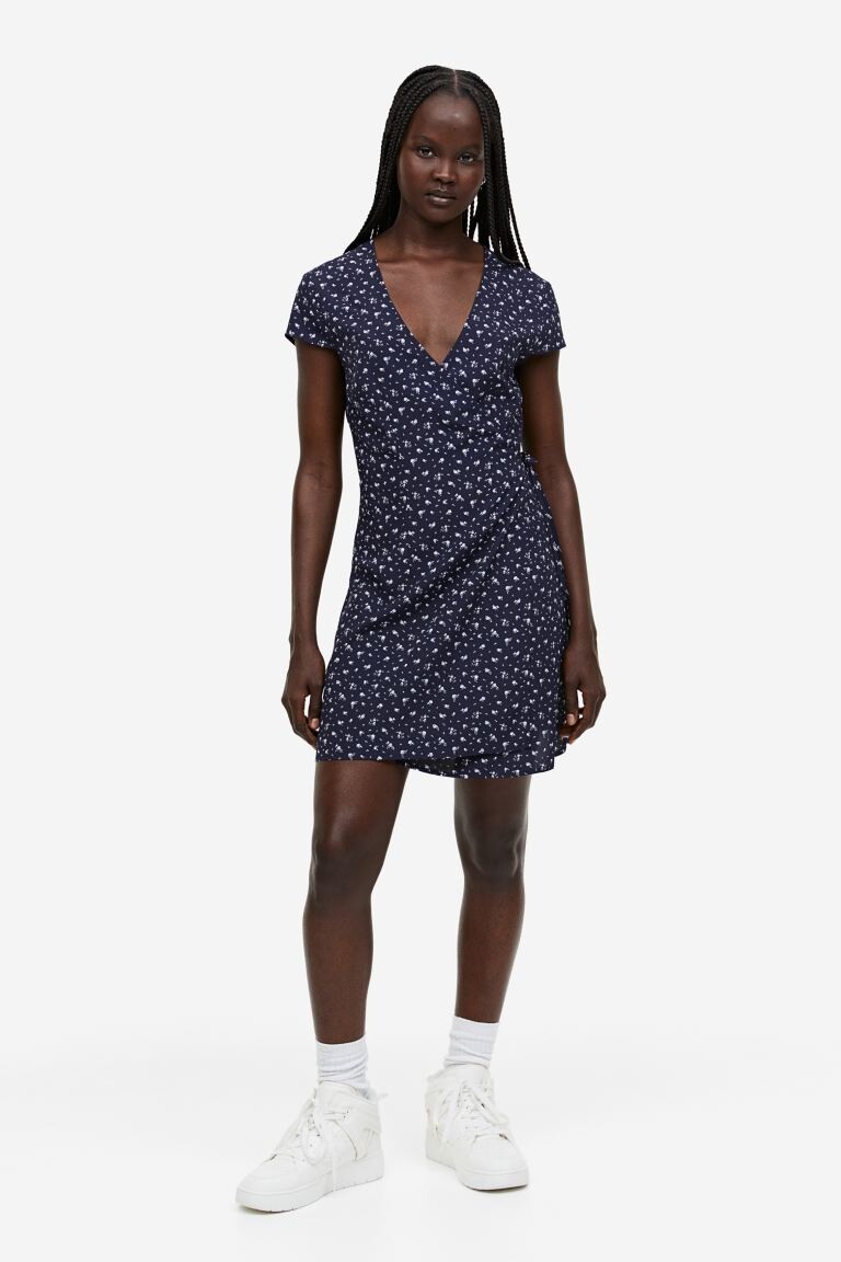 

Платье из крепа с запахом H&M
