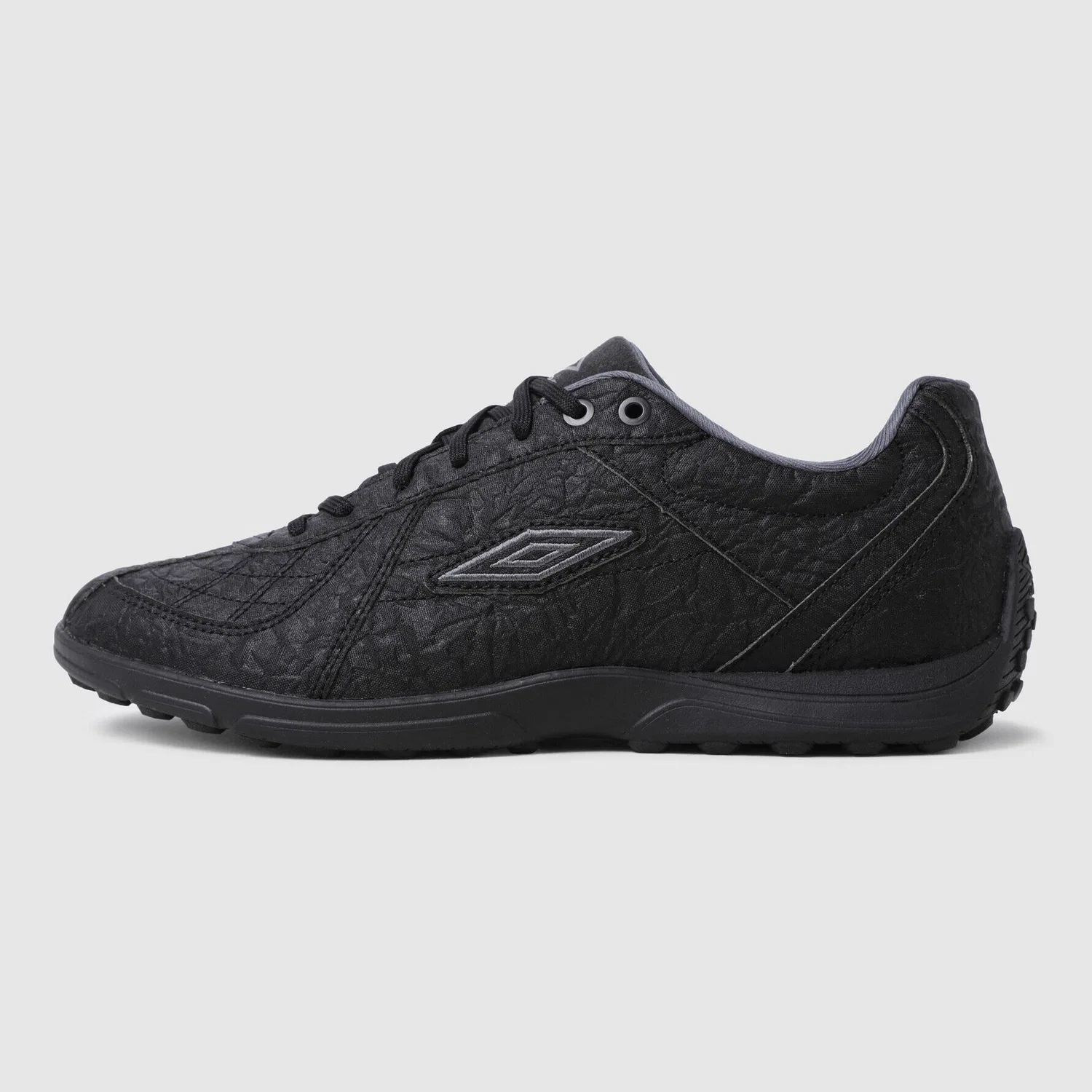 Мужские чёрные кроссовки Motor A1 от Umbro x White Mountaineering