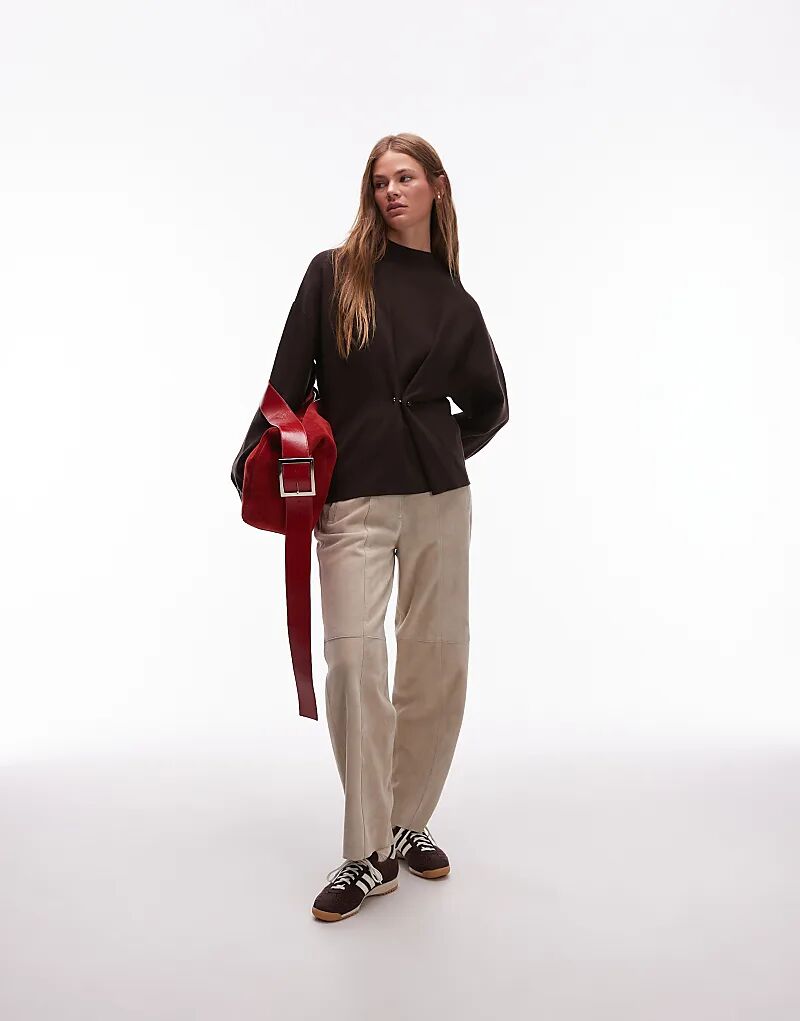 

& Other Stories компактный вязаный джемпер с асимметричной сборкой и отделкой из искусственного янтаря коричневого цвета