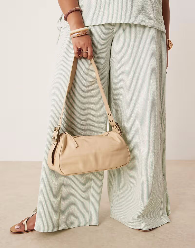 

Сумка через плечо из кожи Free People в песочном цвете