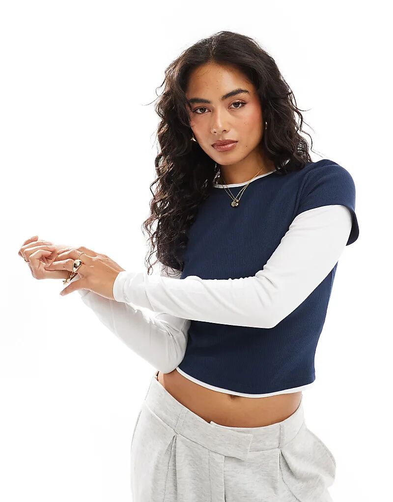 

Футболка свободного кроя ASOS DESIGN черного цвета с контрастной строчкой