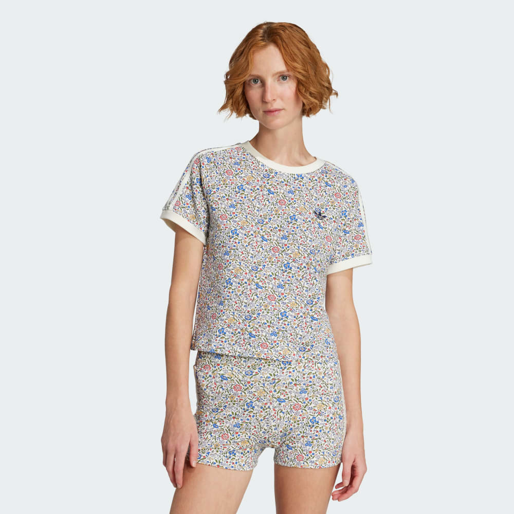 

Футболка Adidas Originals x Liberty London Cali Tee, цвет Off White/Semi Lucid Red