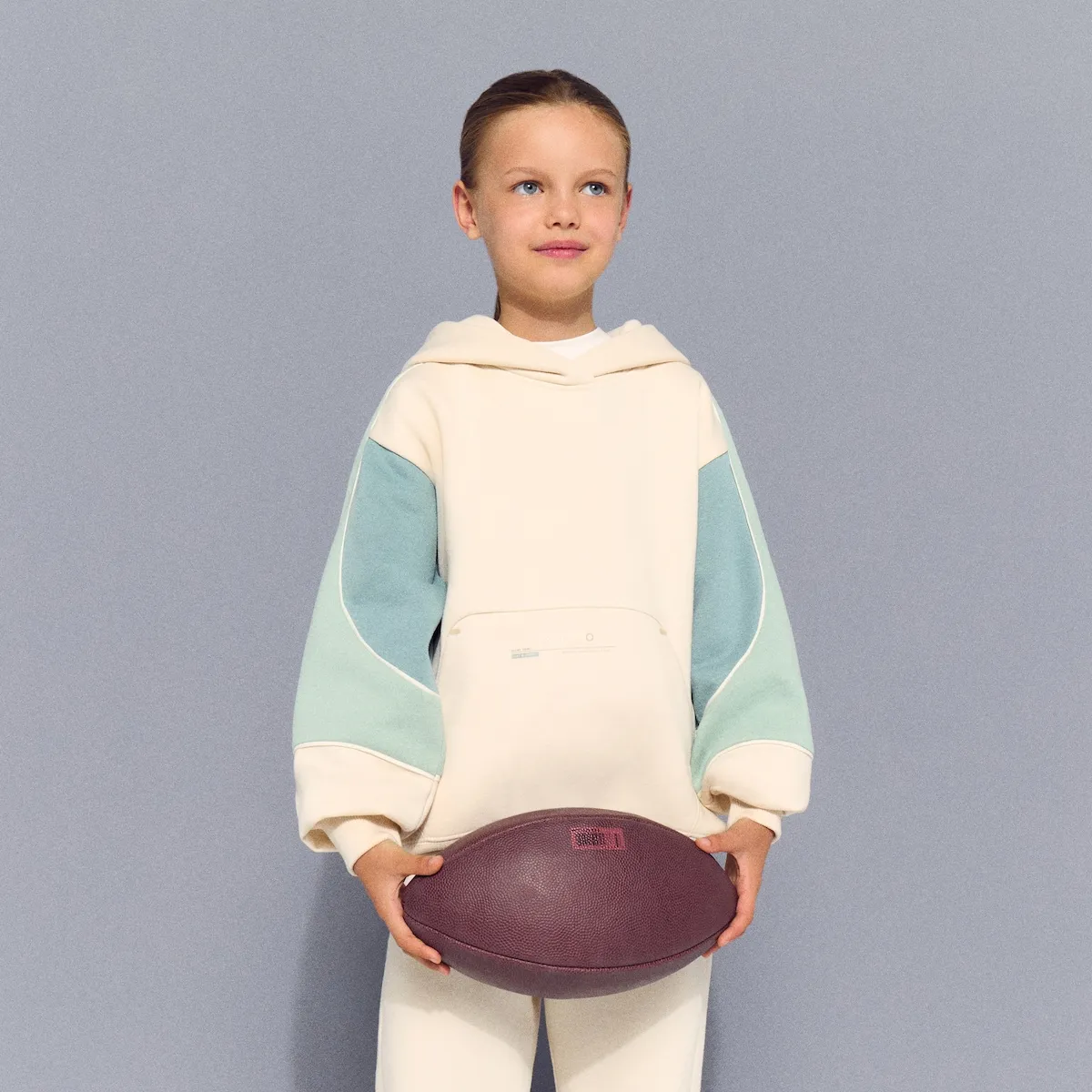 

Теплый спортивный худи с капюшоном для девочки Boomerang, песочный