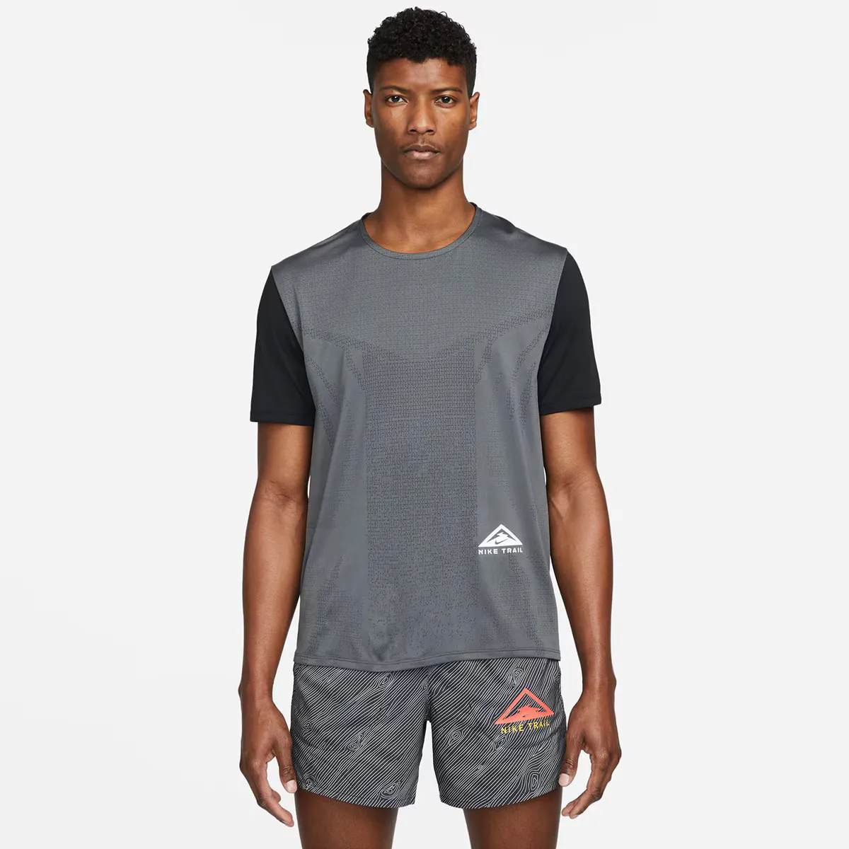 

Мужская футболка Nike Dri-FIT Rise 365, черный/белый