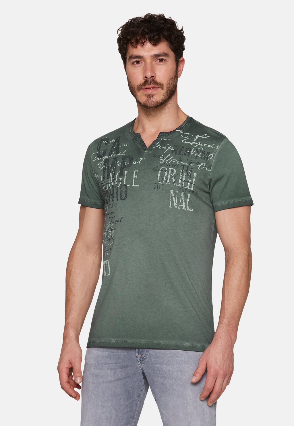 

Футболка с принтом MIT LABEL PRINTS IM USED LOOK Camp David, зеленый