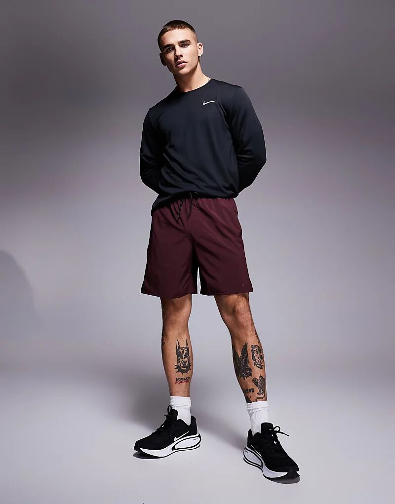 

Тканые шорты Dri-Fit Unlimited длиной 7 дюймов бордового цвета Nike Training
